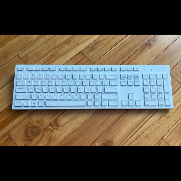 Dell WK636P (Keyboard Only / Universal Receiver NOT Included) White - Picture 1 of 4